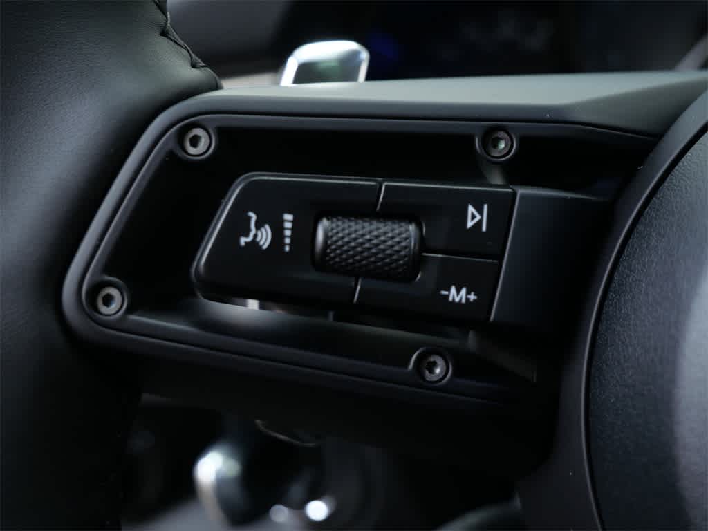 Thumbnail: 2026 Porsche Macan - 22