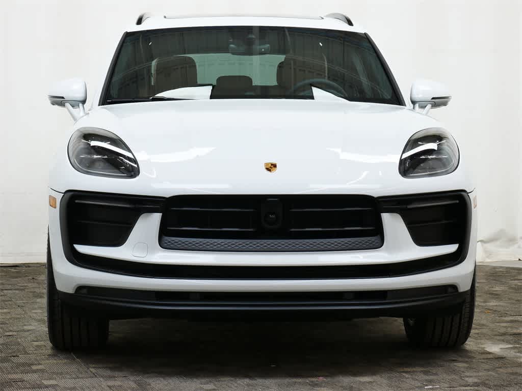 Thumbnail: 2026 Porsche Macan - 10