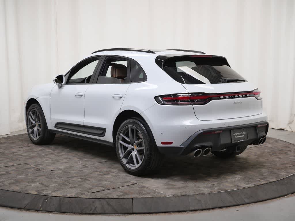 Thumbnail: 2023 Porsche Macan - 3
