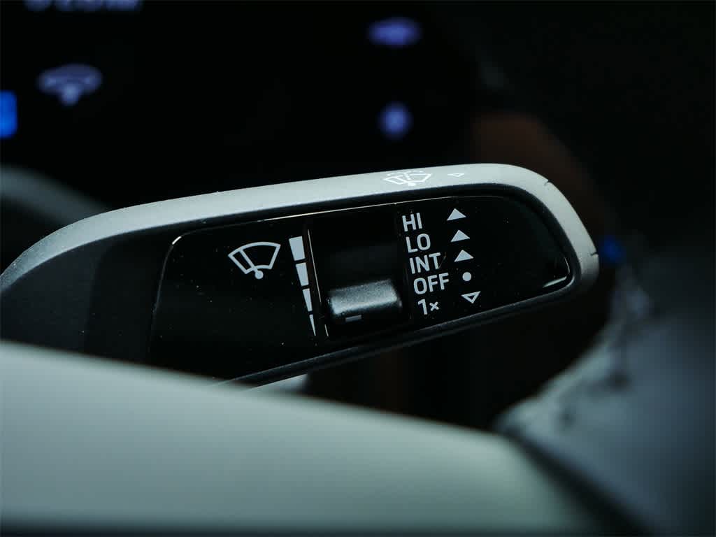 Thumbnail: 2025 Porsche Taycan - 24