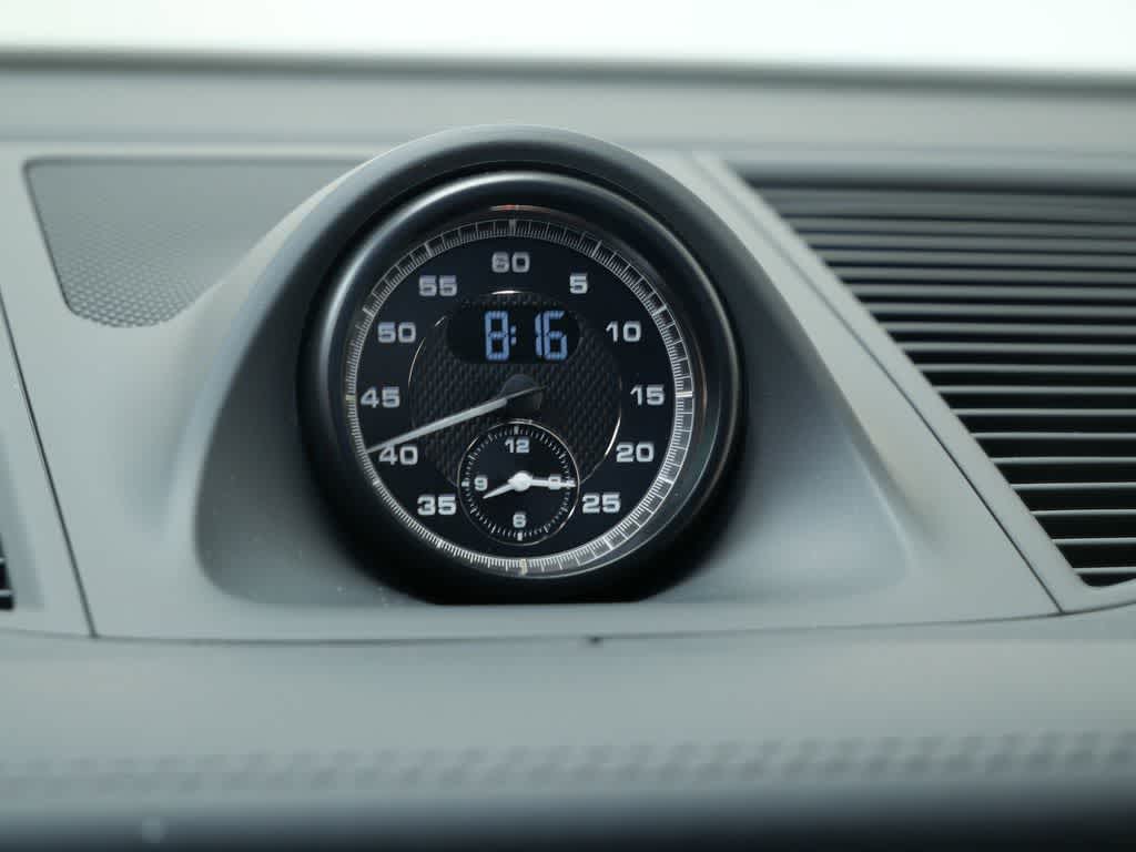 Thumbnail: 2025 Porsche Macan - 27