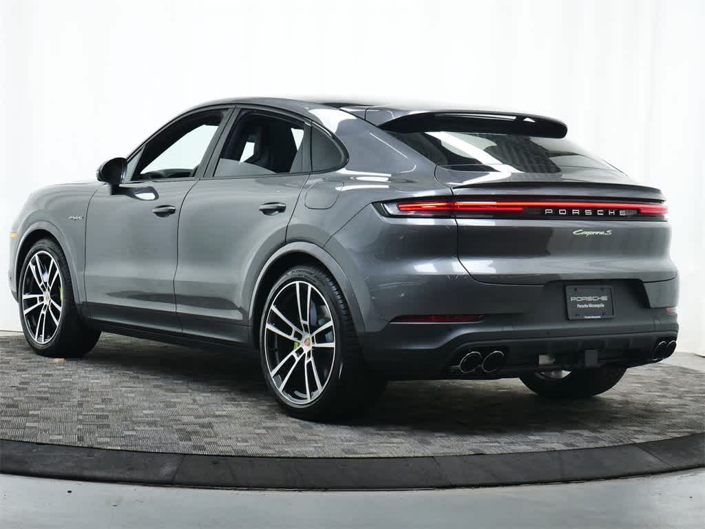 Thumbnail: 2025 Porsche Cayenne - 3