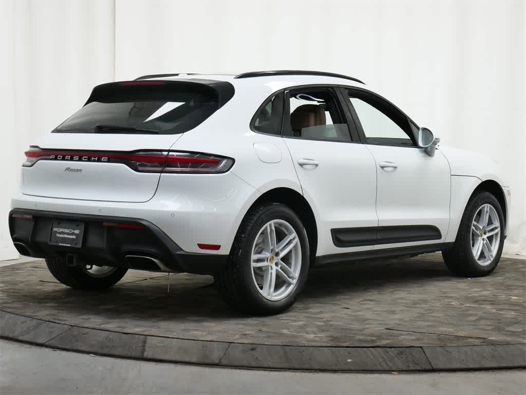 Thumbnail: 2025 Porsche Macan - 7