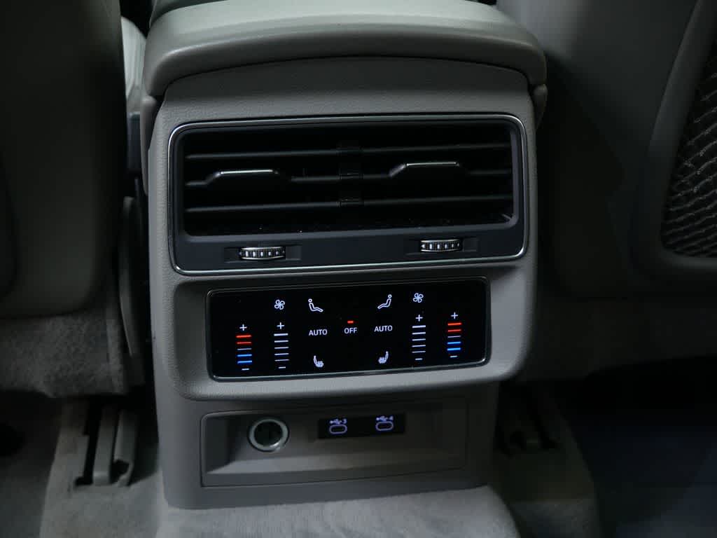 Thumbnail: 2021 Audi Q7 - 15