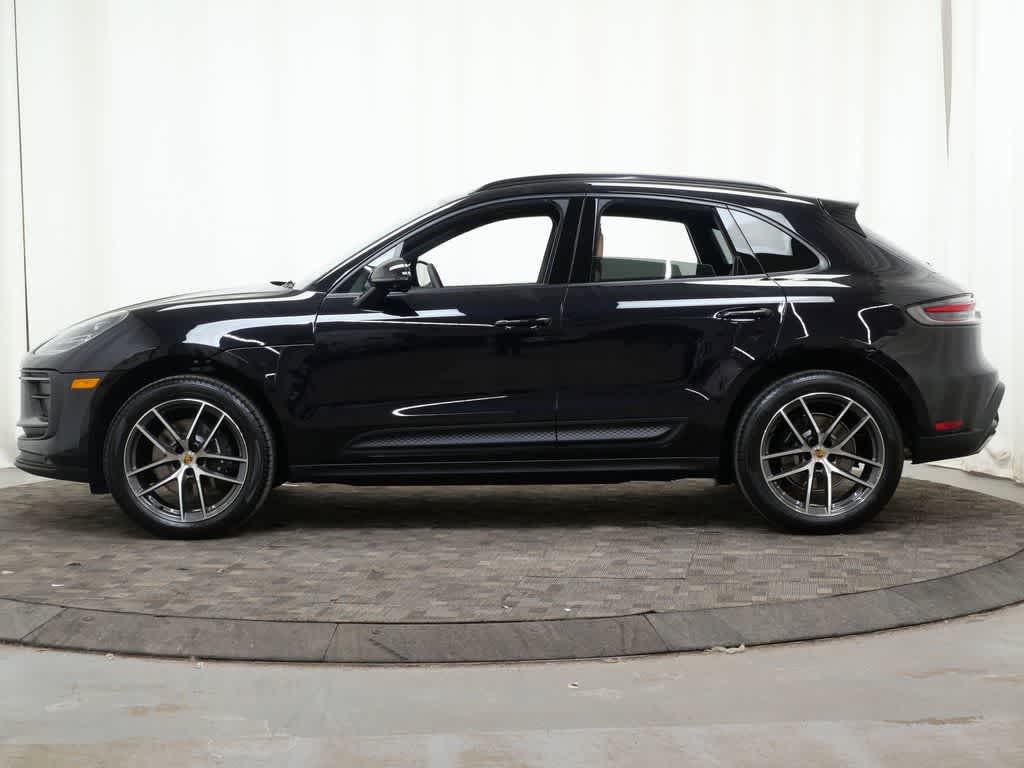 Thumbnail: 2026 Porsche Macan - 2