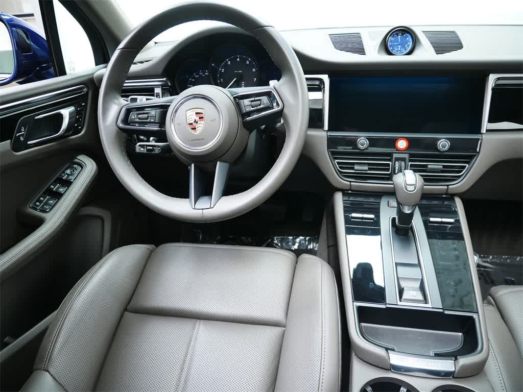 Thumbnail: 2024 Porsche Macan - 15