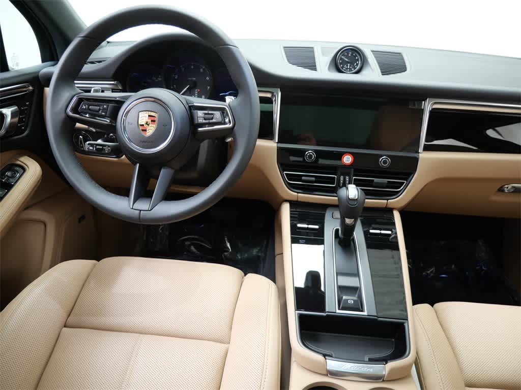 Thumbnail: 2026 Porsche Macan - 16