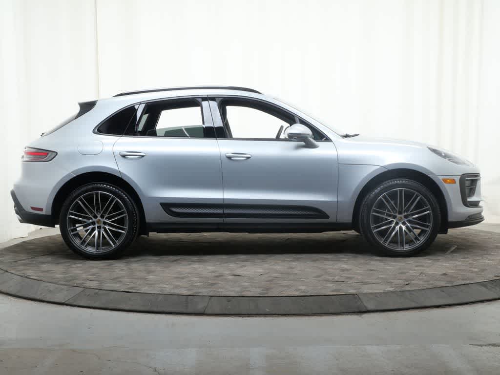 Thumbnail: 2026 Porsche Macan - 8