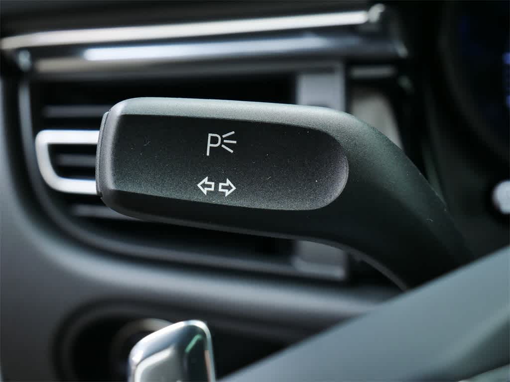 Thumbnail: 2026 Porsche Macan - 22