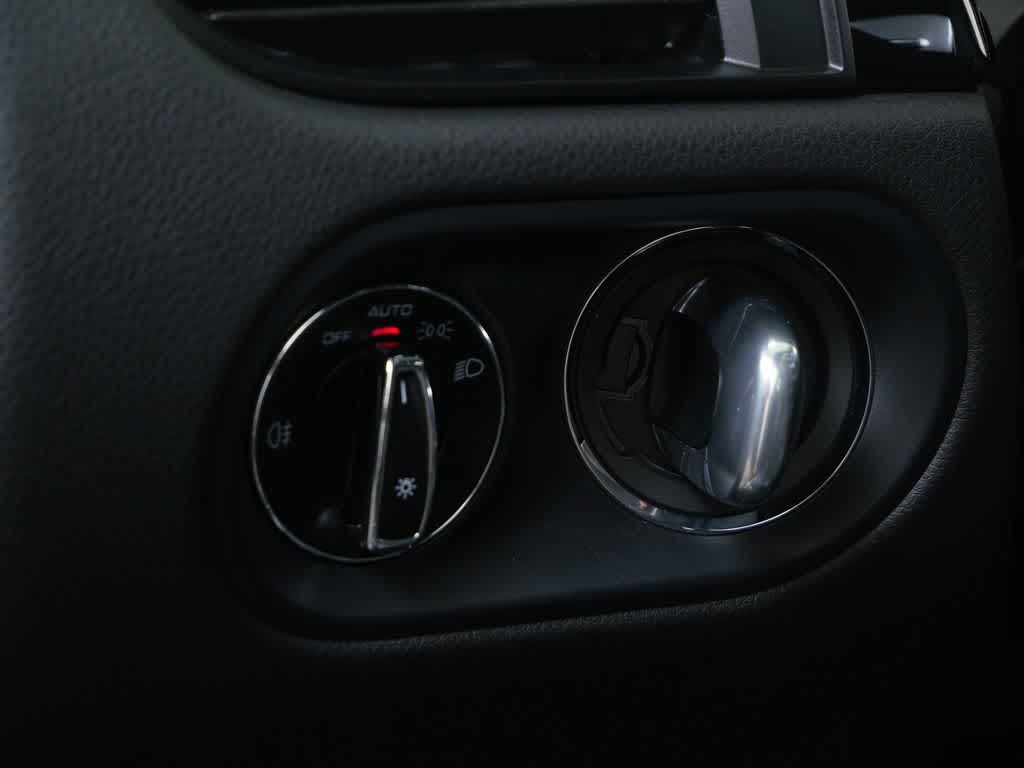 Thumbnail: 2025 Porsche Macan - 18