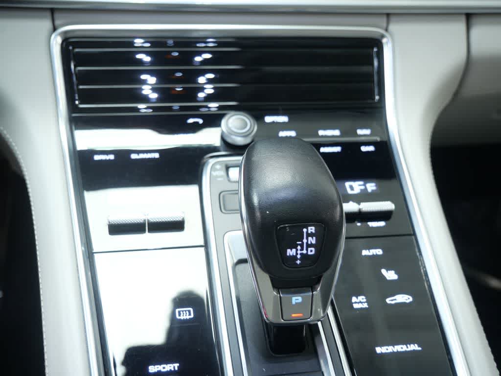 Thumbnail: 2017 Porsche Panamera - 26