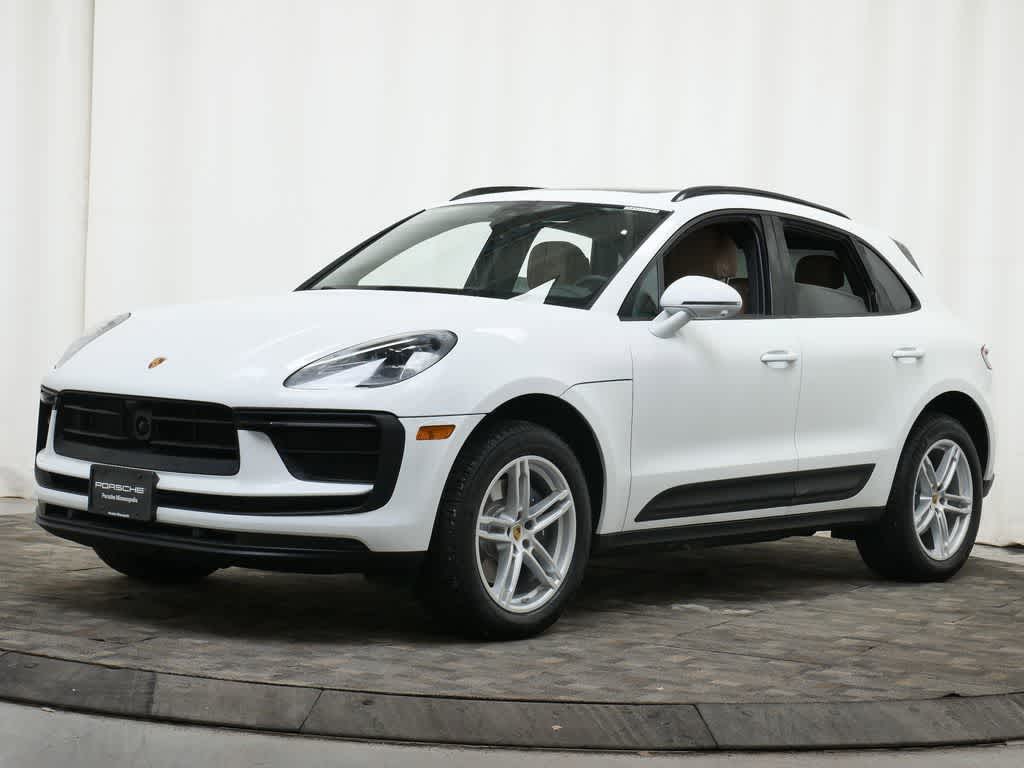 Thumbnail: 2025 Porsche Macan - 1