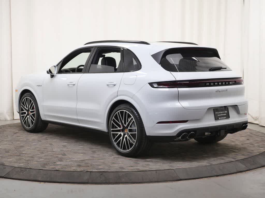 Thumbnail: 2026 Porsche Cayenne - 3