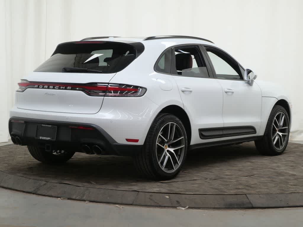 Thumbnail: 2025 Porsche Macan - 7