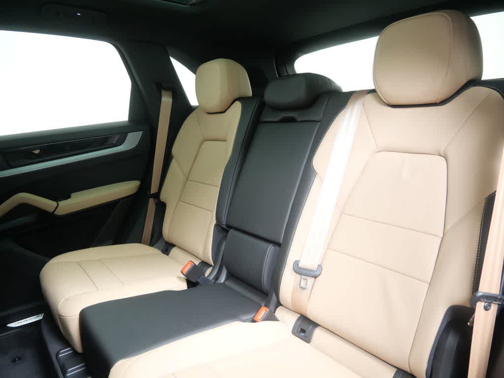 Thumbnail: 2026 Porsche Cayenne - 13