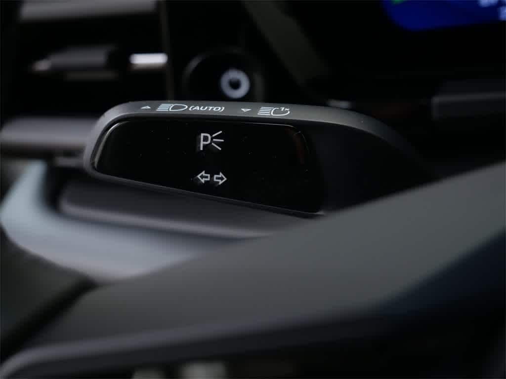 Thumbnail: 2026 Porsche Macan - 27