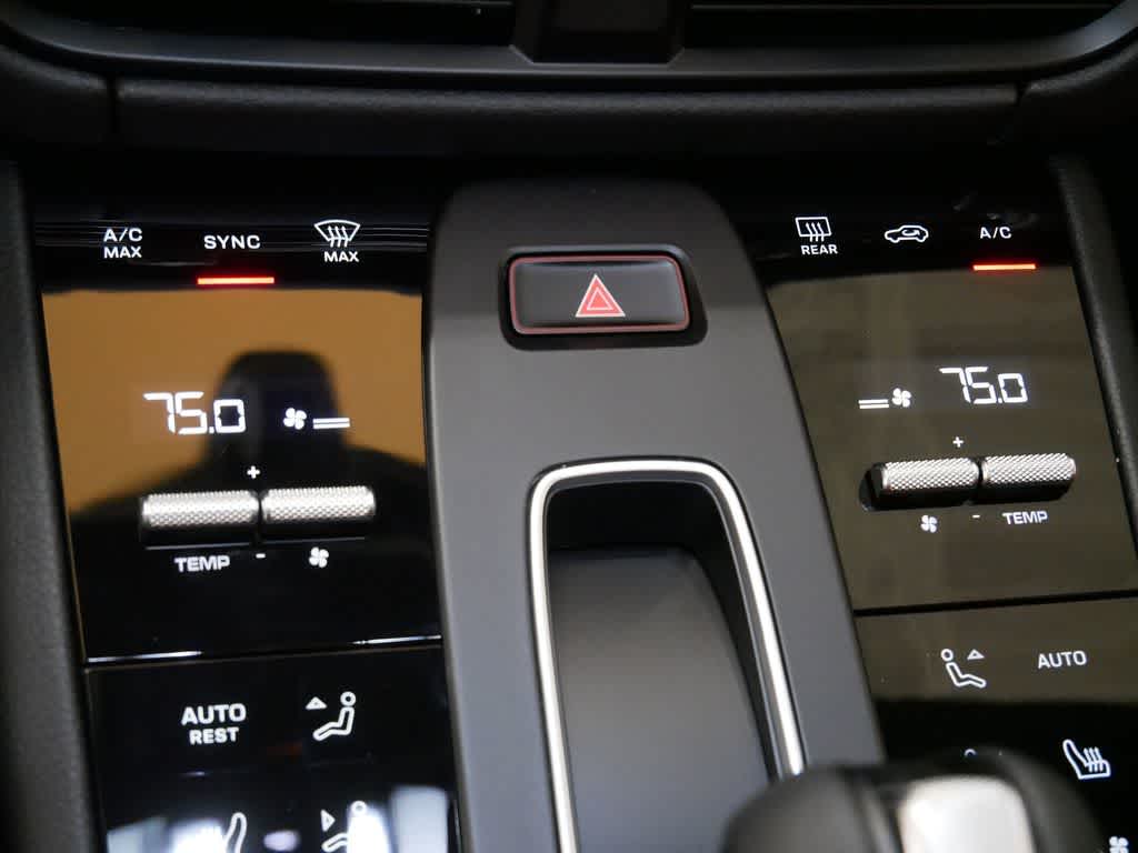 Thumbnail: 2026 Porsche Macan - 24