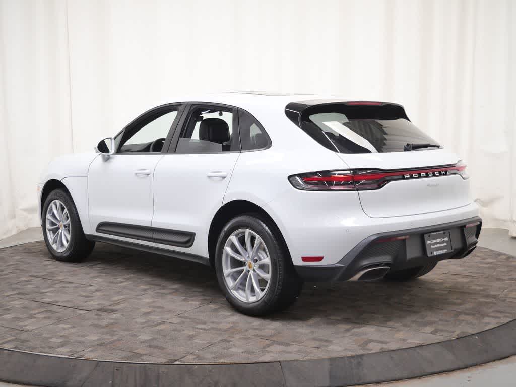 Thumbnail: 2026 Porsche Macan - 3