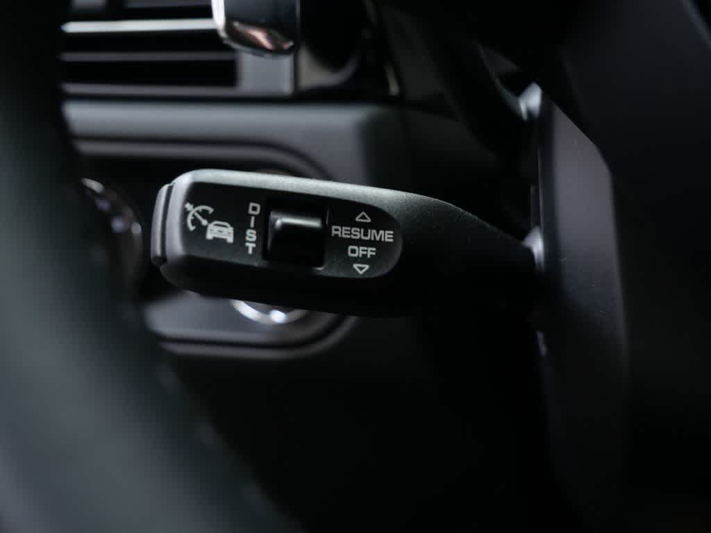 Thumbnail: 2026 Porsche Macan - 26