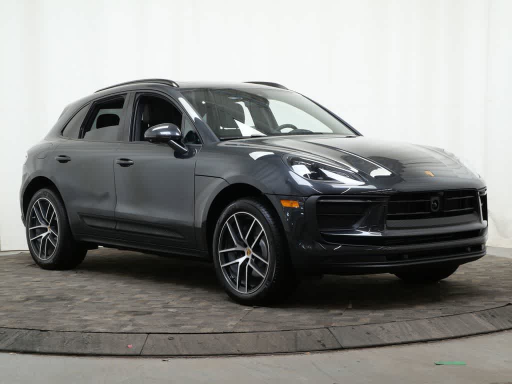 Thumbnail: 2026 Porsche Macan - 9