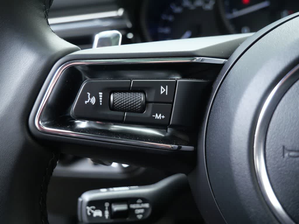 Thumbnail: 2026 Porsche Macan - 18