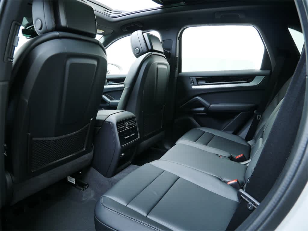Thumbnail: 2025 Porsche Cayenne - 13