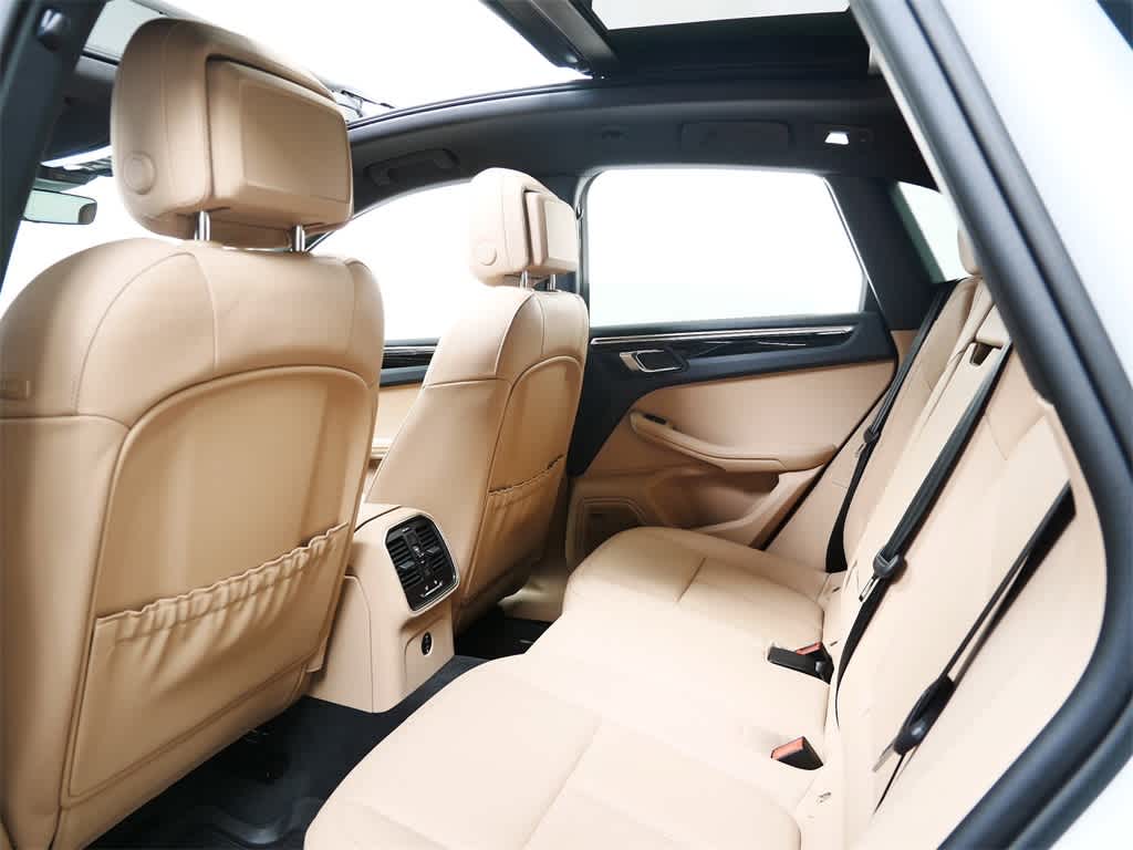 Thumbnail: 2025 Porsche Macan - 13