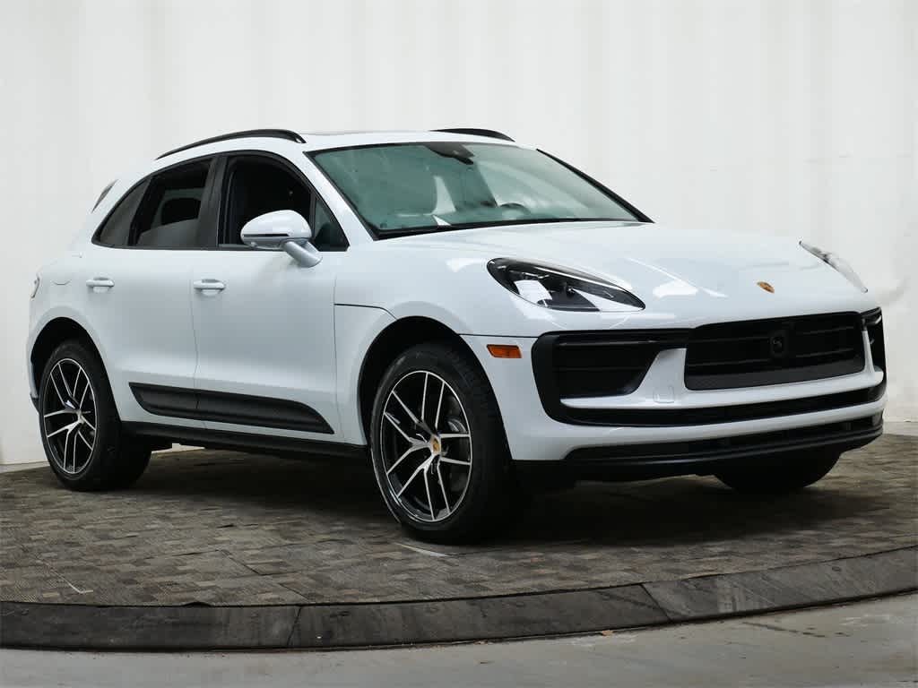 Thumbnail: 2026 Porsche Macan - 9