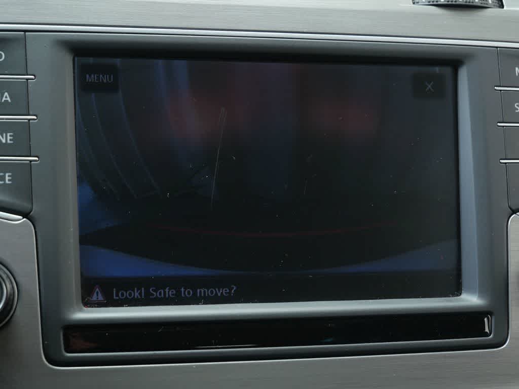 Thumbnail: 2017 Volkswagen e-Golf - 26