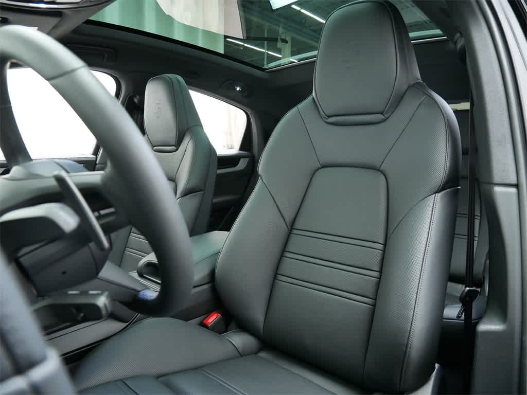 Thumbnail: 2026 Porsche Cayenne - 5