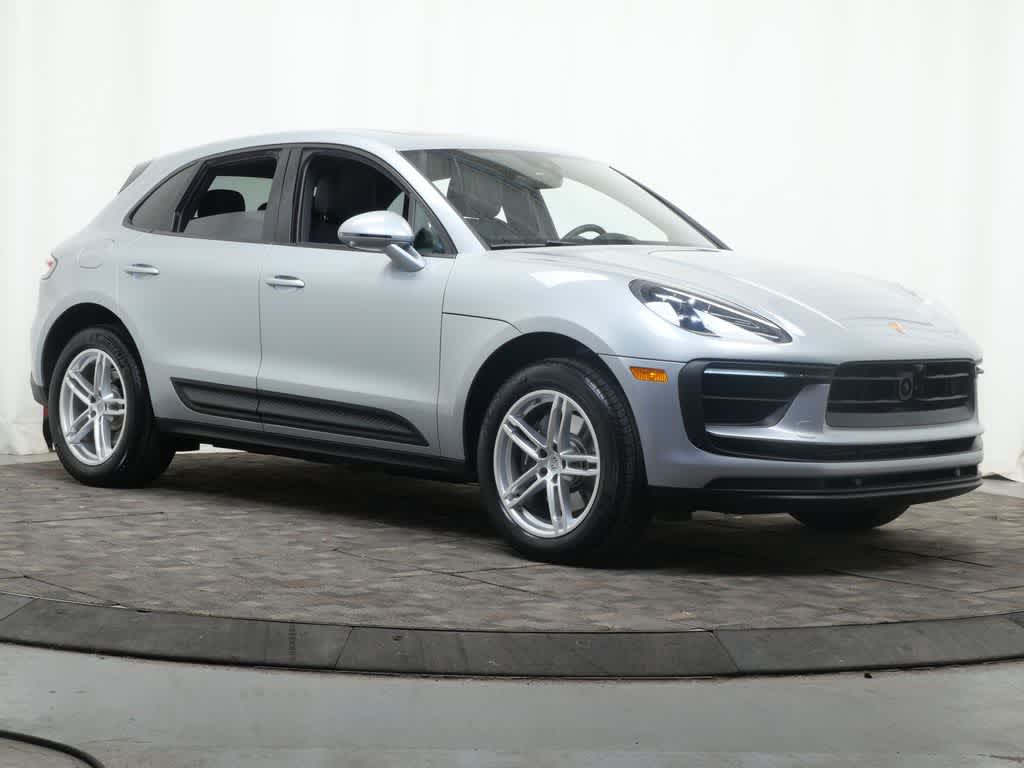 Thumbnail: 2025 Porsche Macan - 9