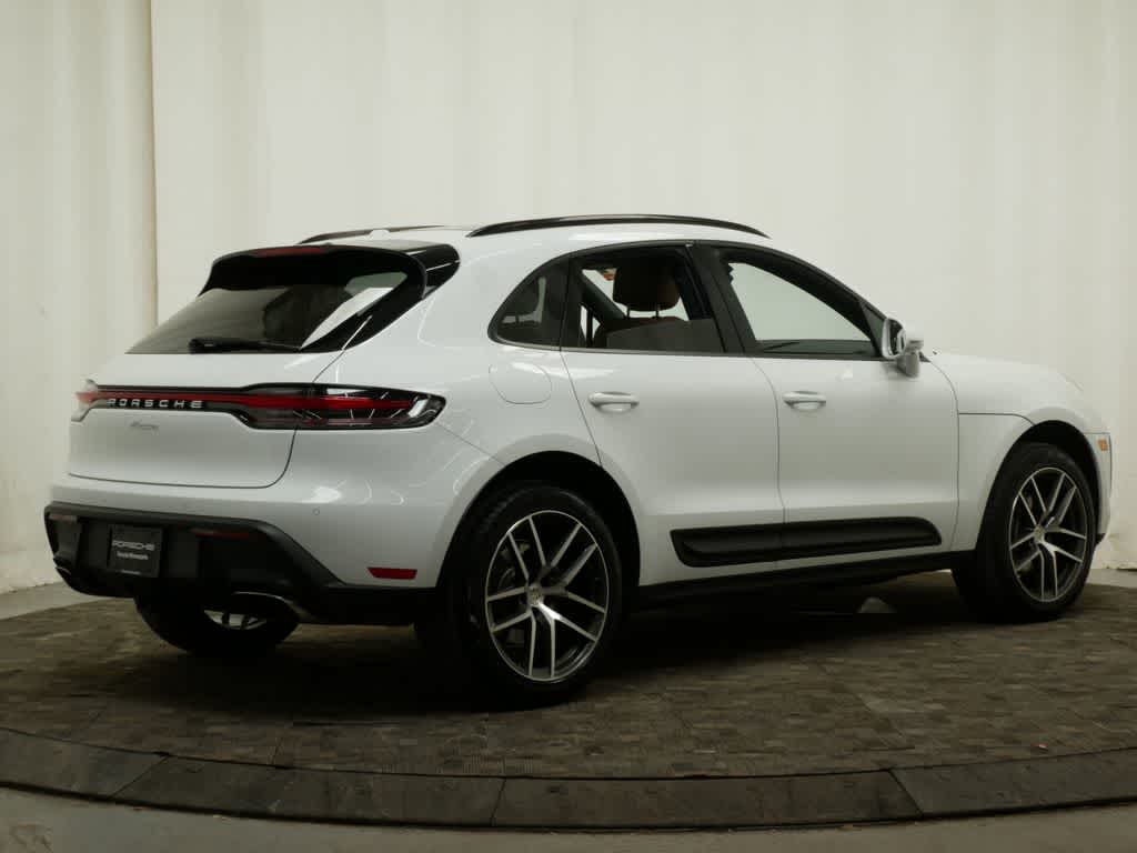 Thumbnail: 2025 Porsche Macan - 7