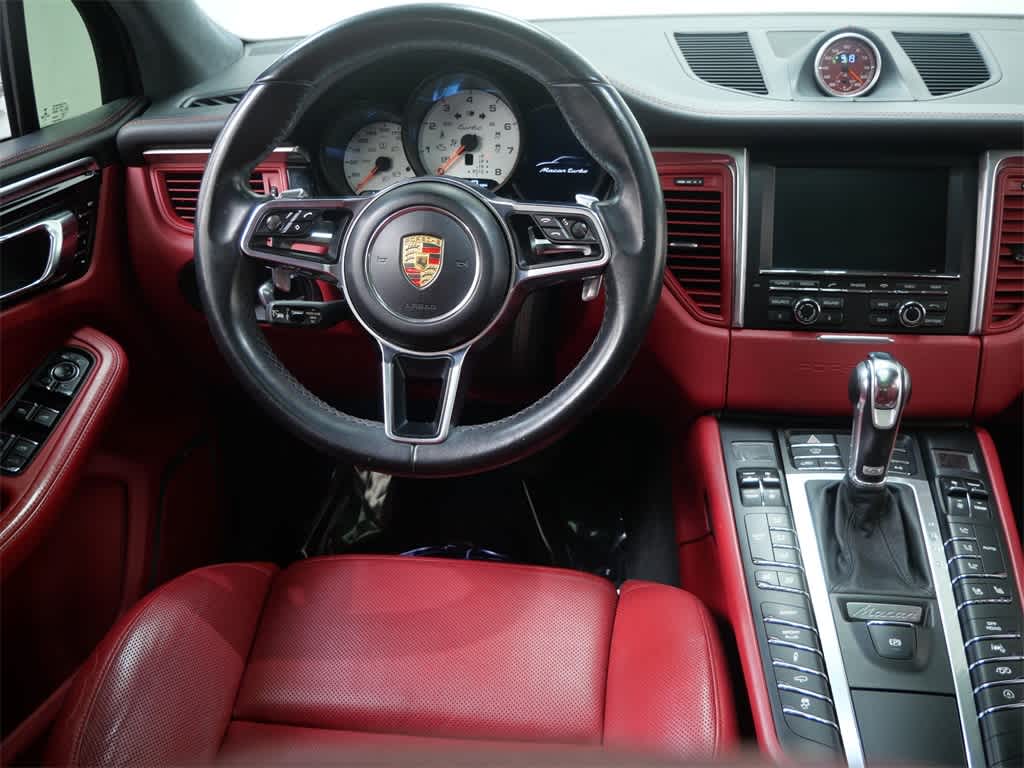 Thumbnail: 2015 Porsche Macan - 16