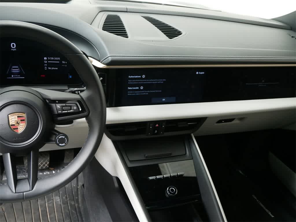 Thumbnail: 2024 Porsche Macan - 15