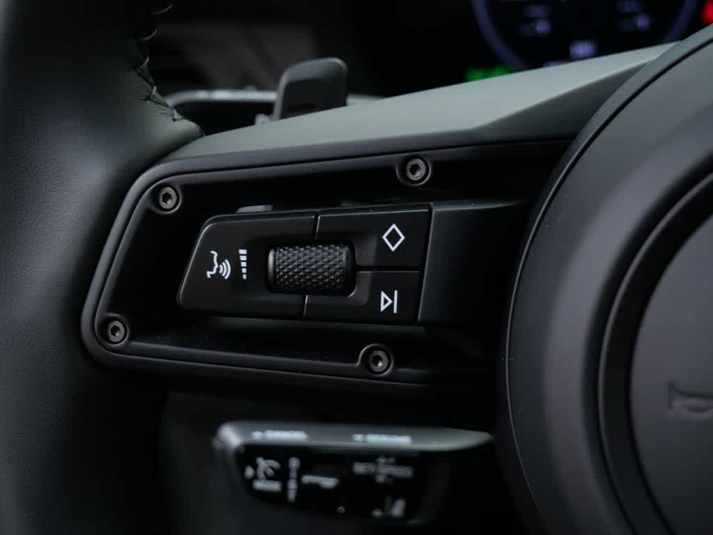 Thumbnail: 2026 Porsche 911 - 18