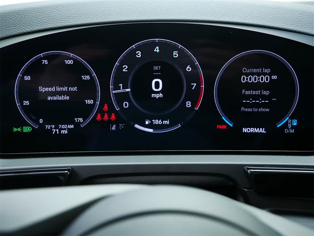 Thumbnail: 2026 Porsche Macan - 27