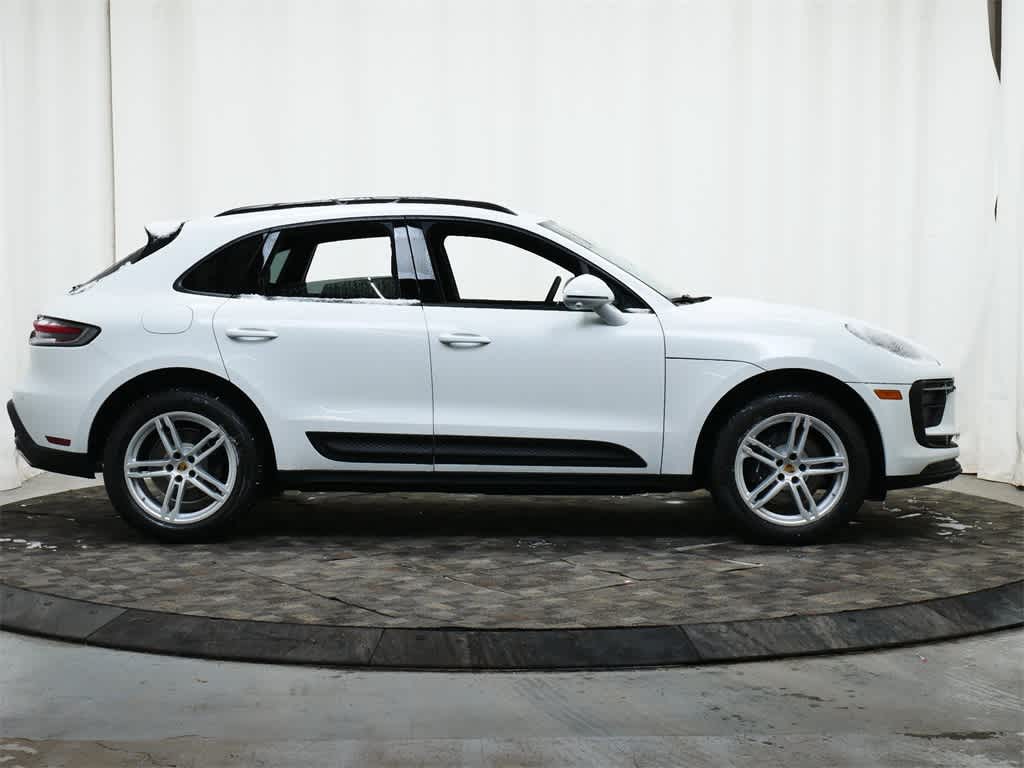 Thumbnail: 2026 Porsche Macan - 8