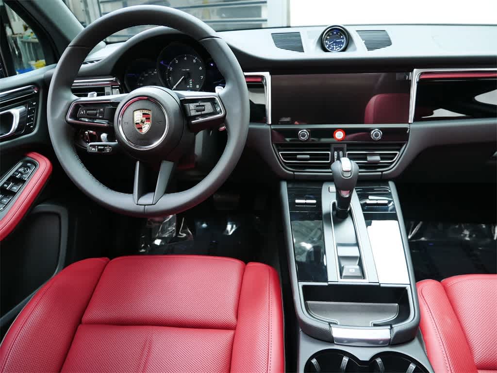 Thumbnail: 2025 Porsche Macan - 16