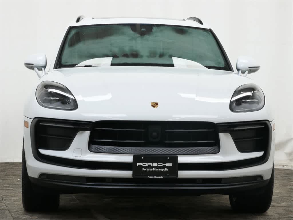 Thumbnail: 2023 Porsche Macan - 10