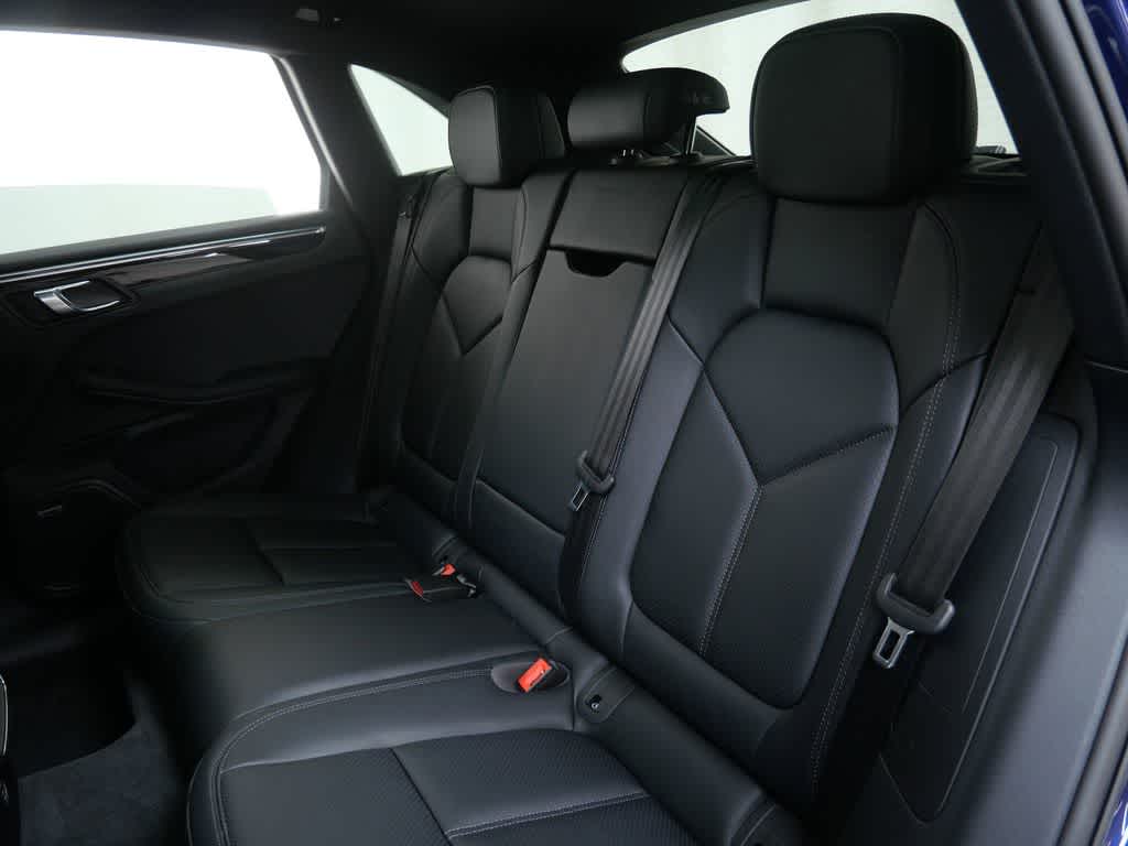 Thumbnail: 2025 Porsche Macan - 14