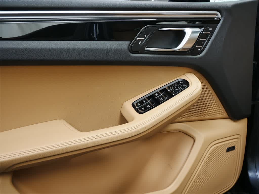 Thumbnail: 2018 Porsche Macan - 11