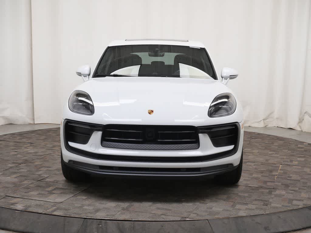 Thumbnail: 2024 Porsche Macan - 10