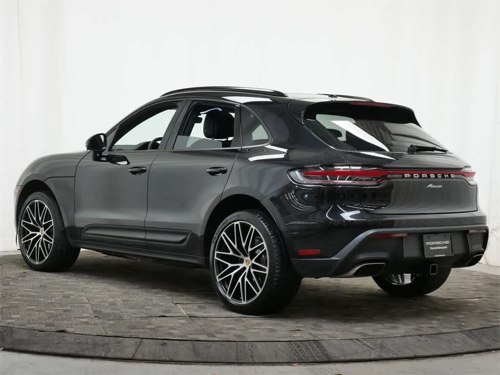 Thumbnail: 2025 Porsche Macan - 3