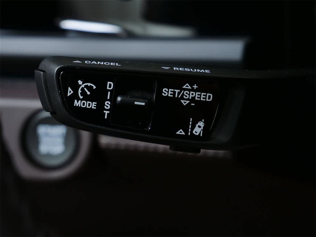 Thumbnail: 2025 Porsche Panamera - 19