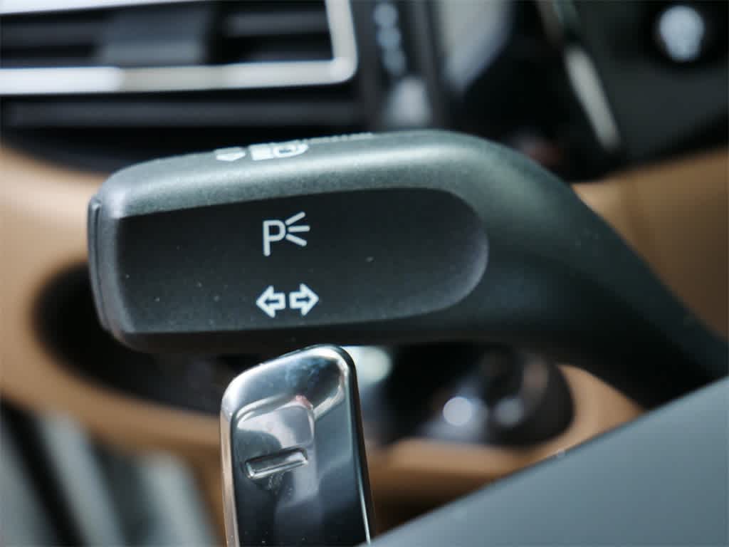 Thumbnail: 2025 Porsche Macan - 22