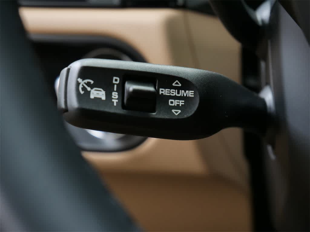 Thumbnail: 2025 Porsche Macan - 19