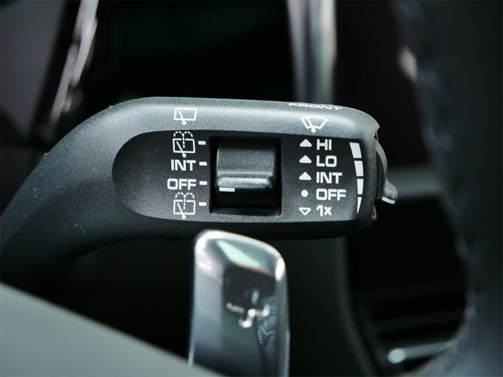 Thumbnail: 2026 Porsche Macan - 25