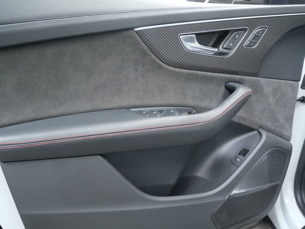 Thumbnail: 2021 Audi RS Q8 - 10