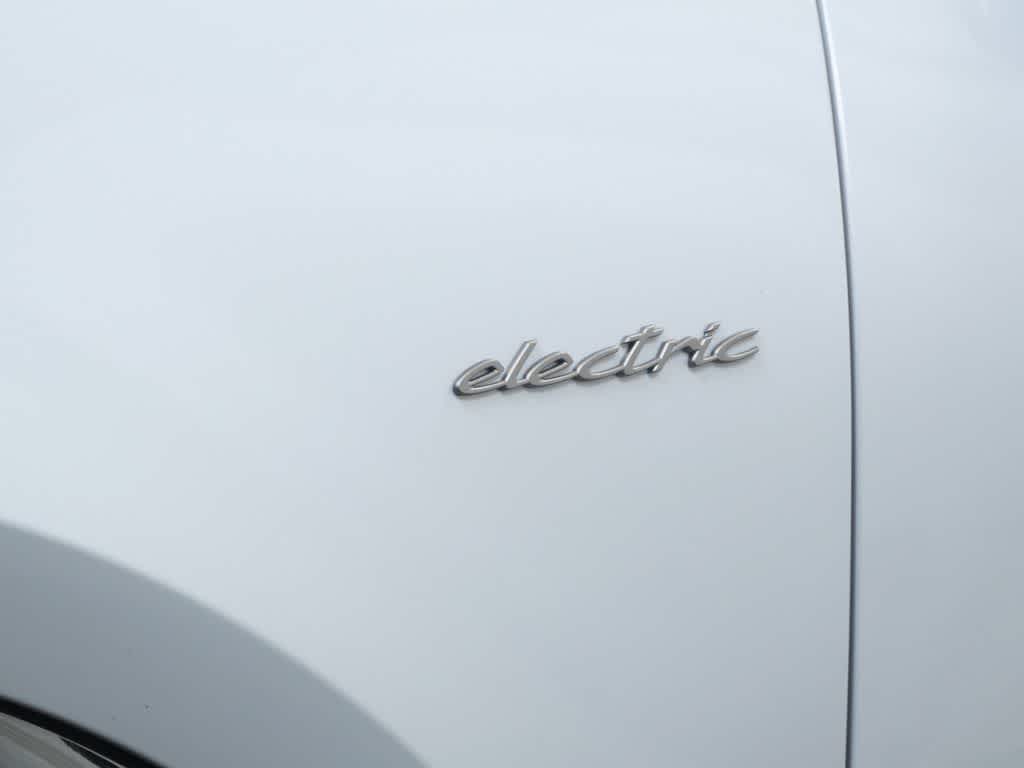 Thumbnail: 2026 Porsche Macan - 11