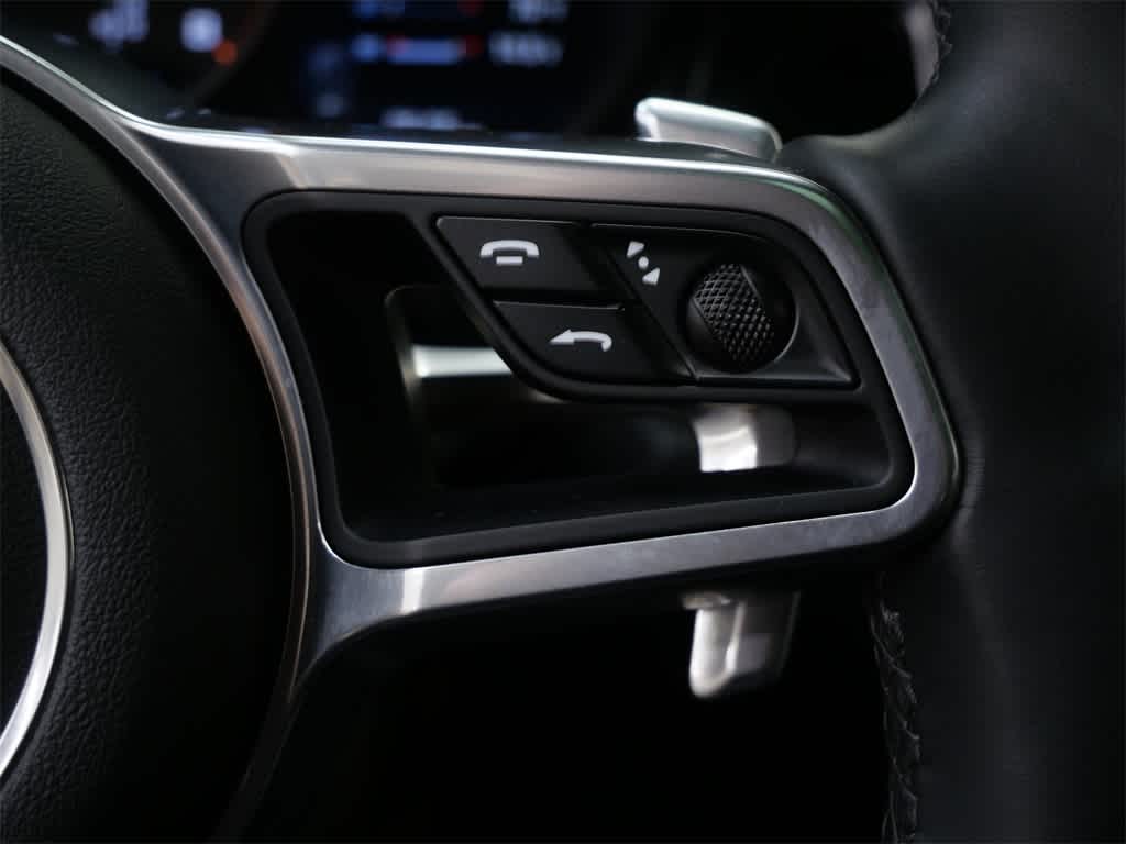 Thumbnail: 2020 Porsche Macan - 26